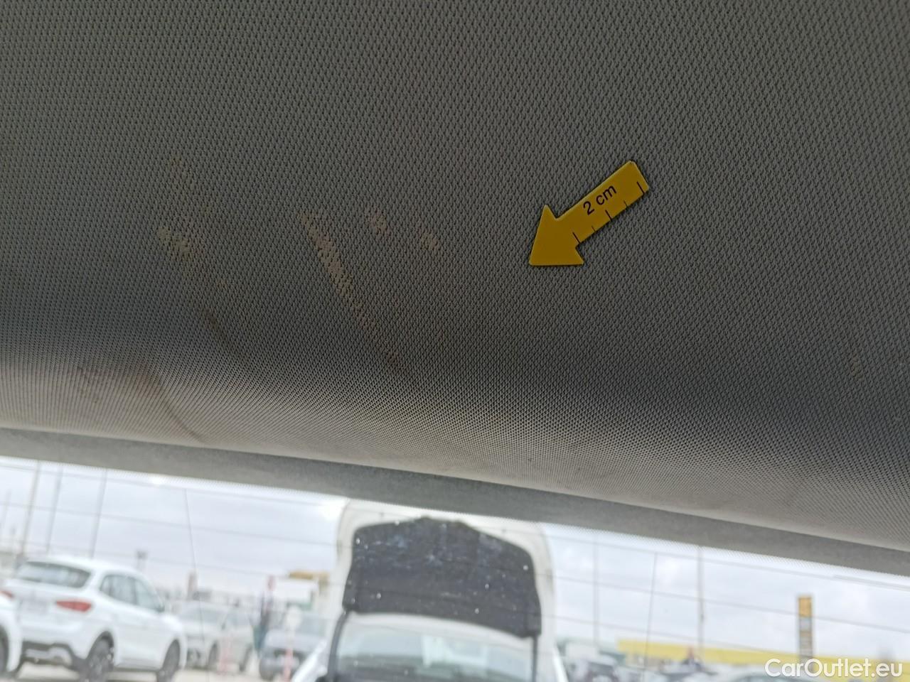  Volkswagen  Golf  Life 1.0 TSI #38