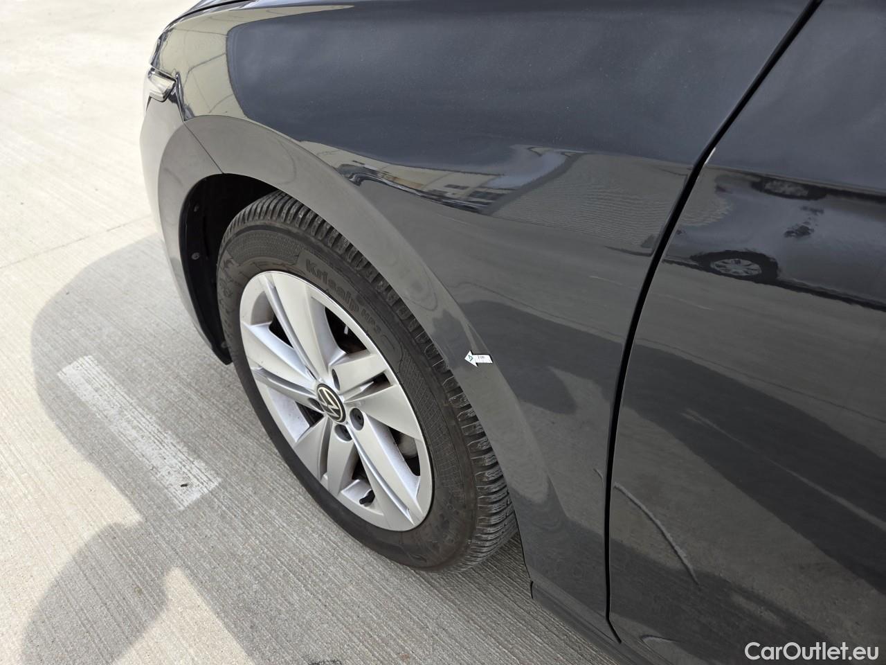  Volkswagen  Golf  Life 1.0 TSI #4