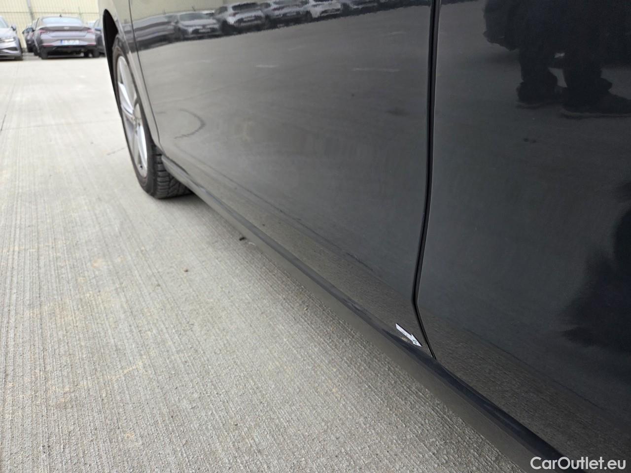  Volkswagen  Golf  Life 1.0 TSI #4