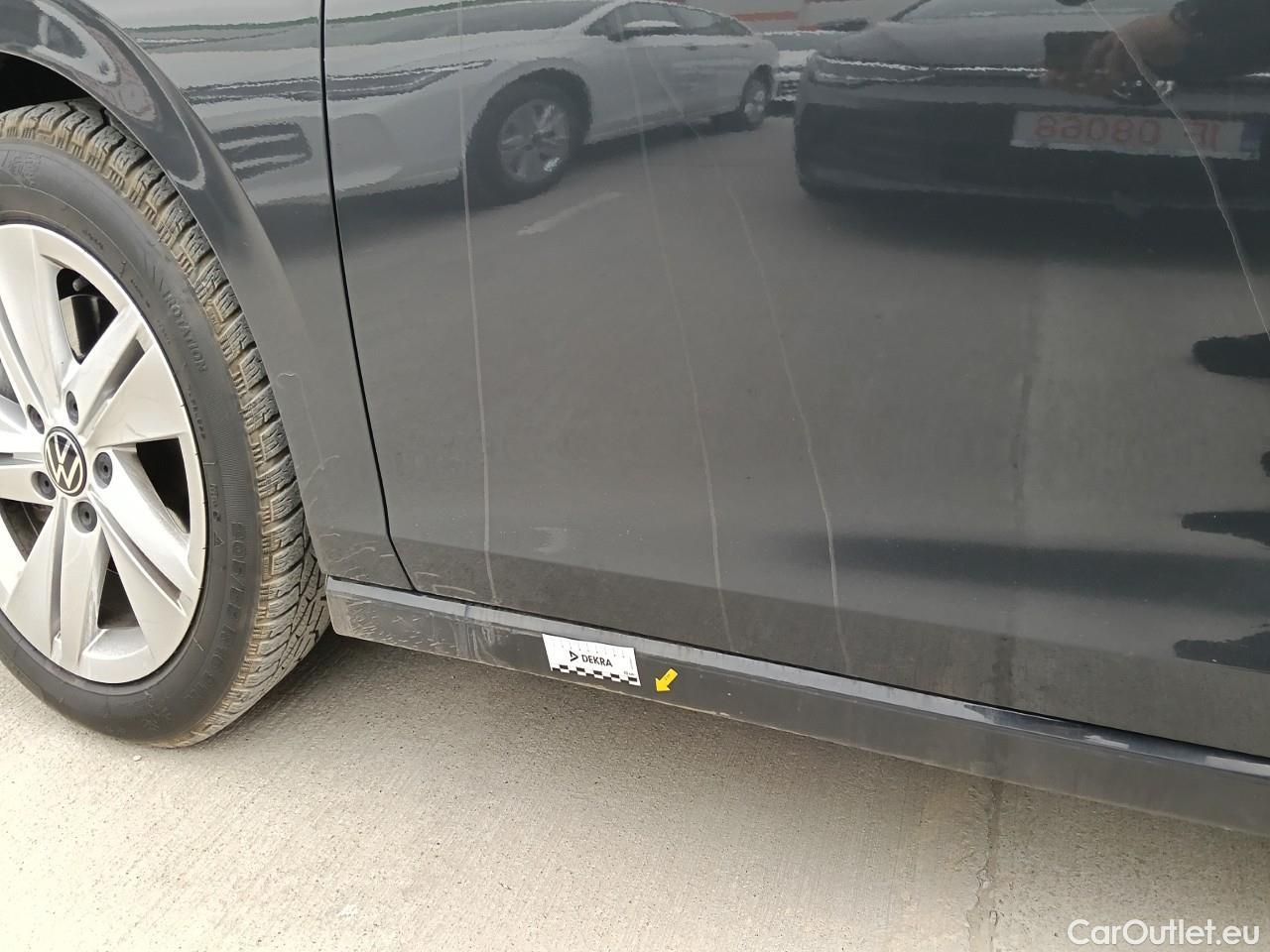  Volkswagen  Golf  Life 1.0 TSI #8