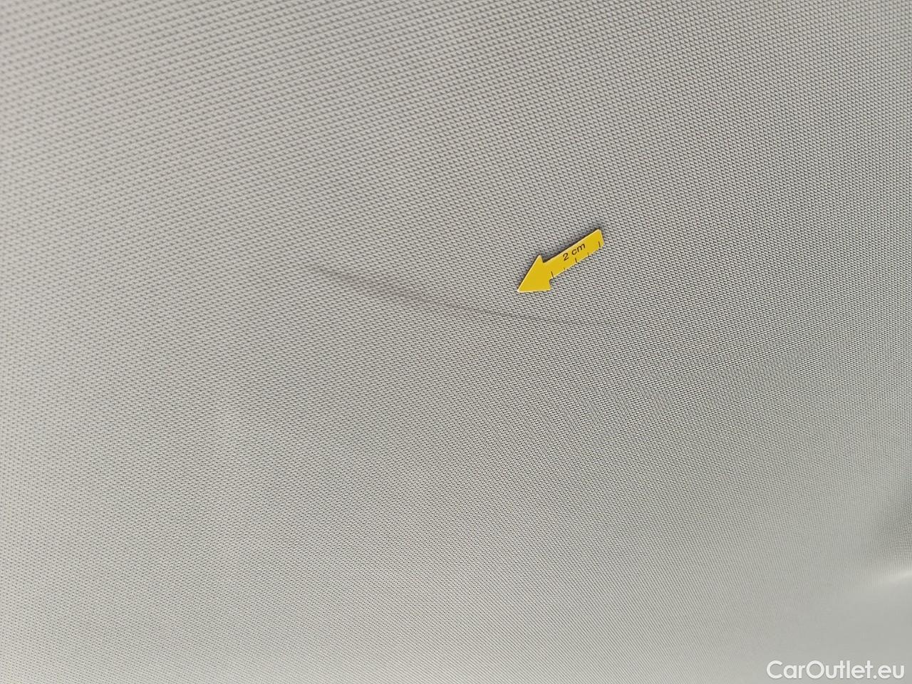  Volkswagen  Golf  Life 1.0 TSI #32