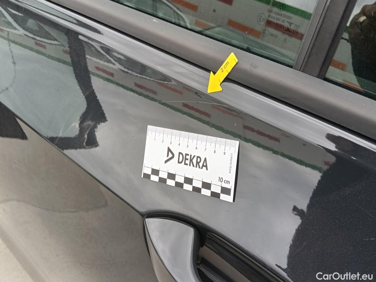  Volkswagen  Golf  Life 1.0 TSI #41