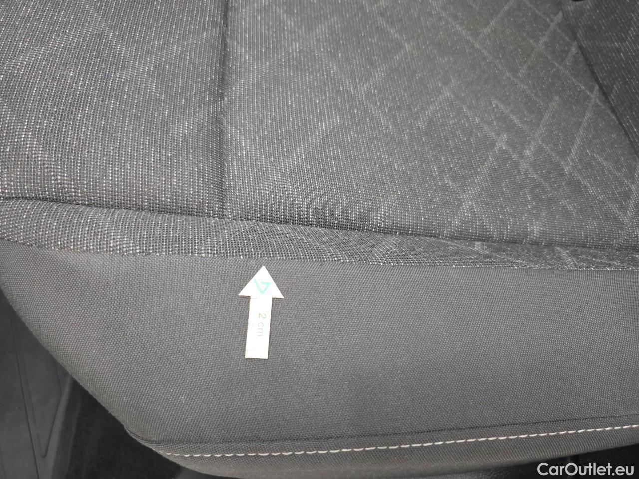  Volkswagen  Golf  2.0 TDI 116HP DSG Life Variant #38