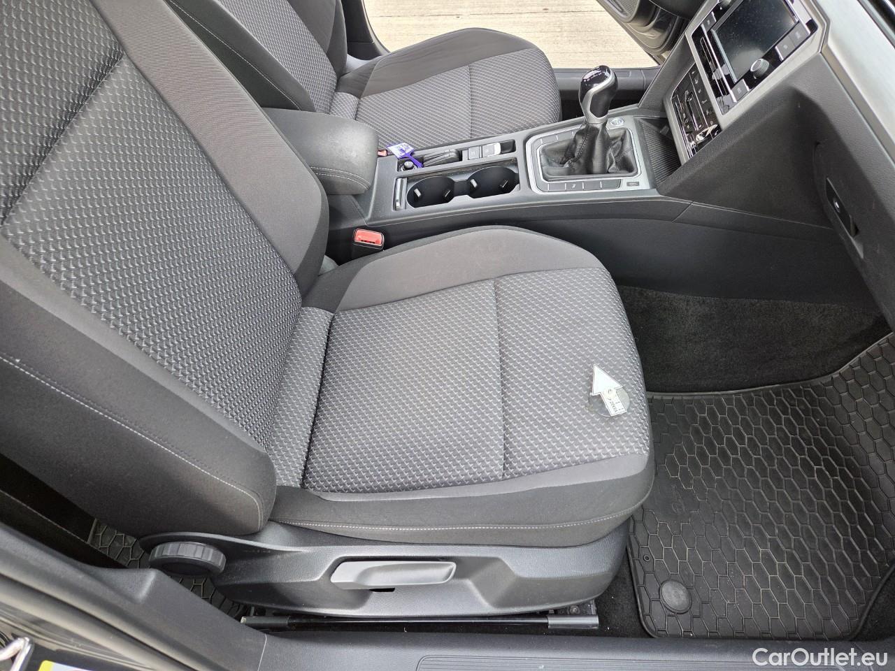  Volkswagen  Passat Advance 1.5 TSI ACT 150 CP #29