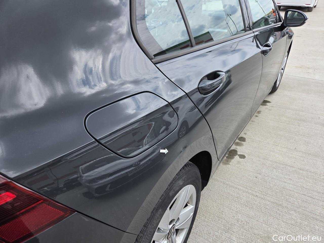  Volkswagen  Golf  Life 1.0 TSI #40