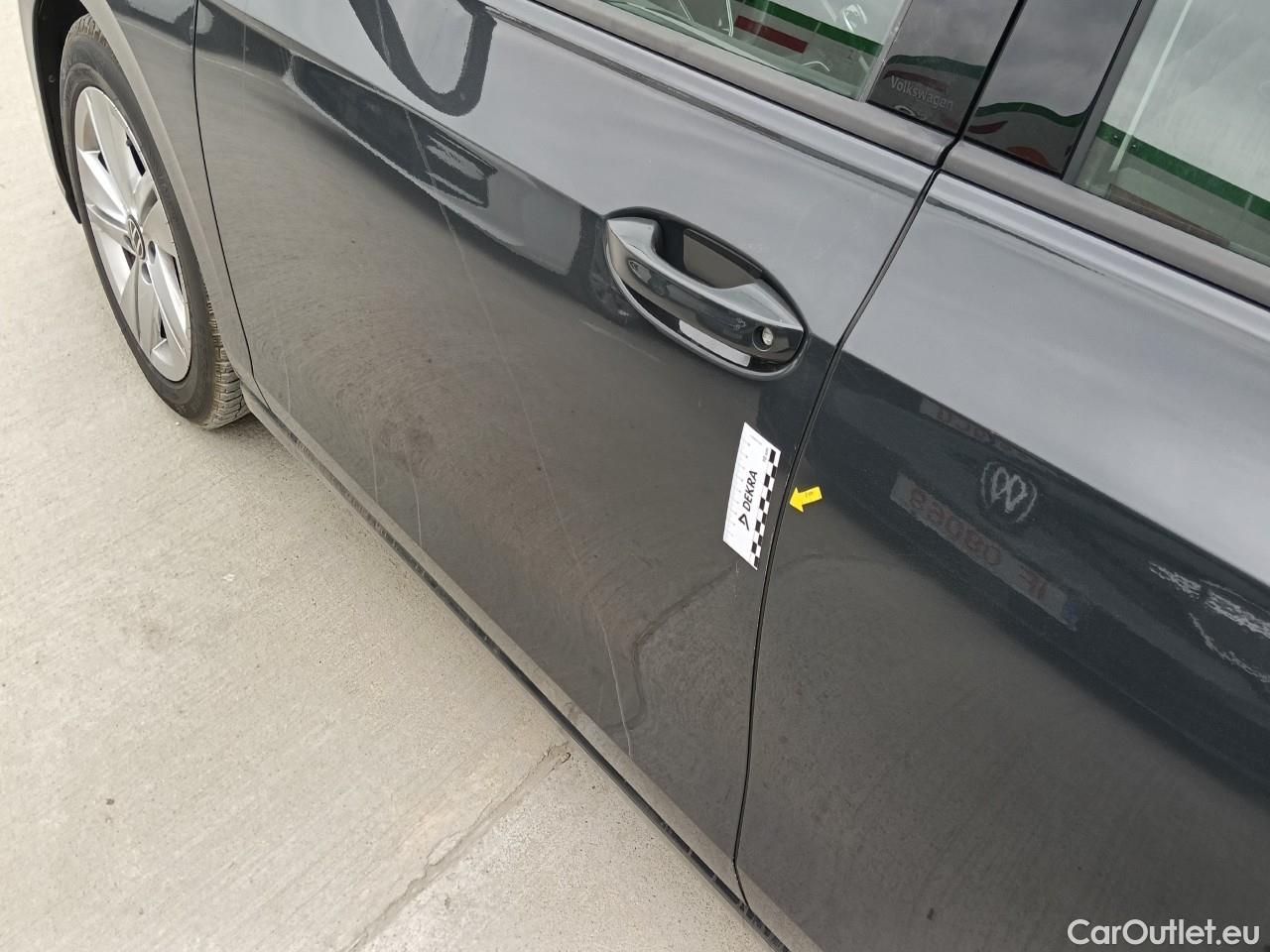  Volkswagen  Golf  Life 1.0 TSI #1