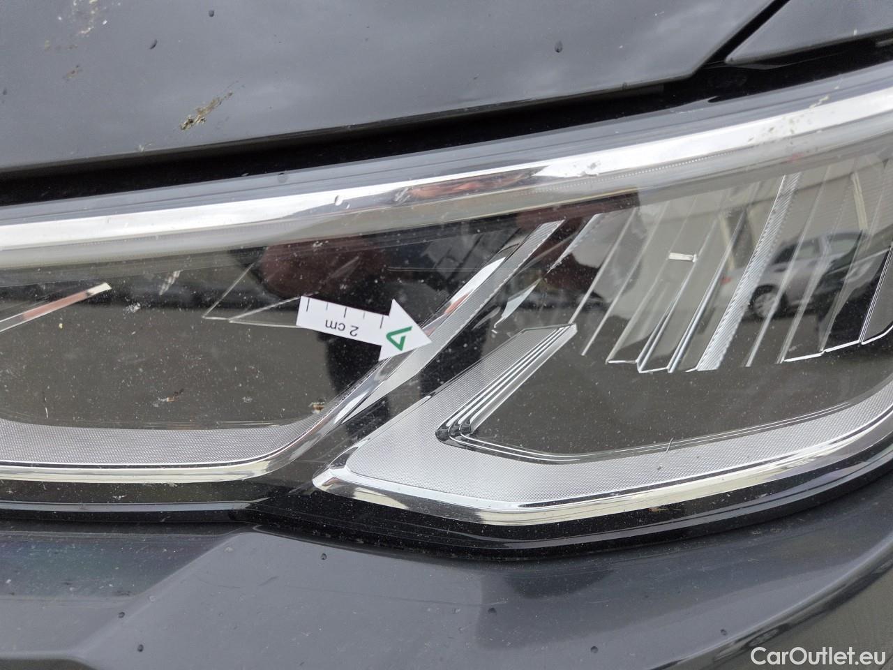  Volkswagen  Golf  Life 1.0 TSI #9