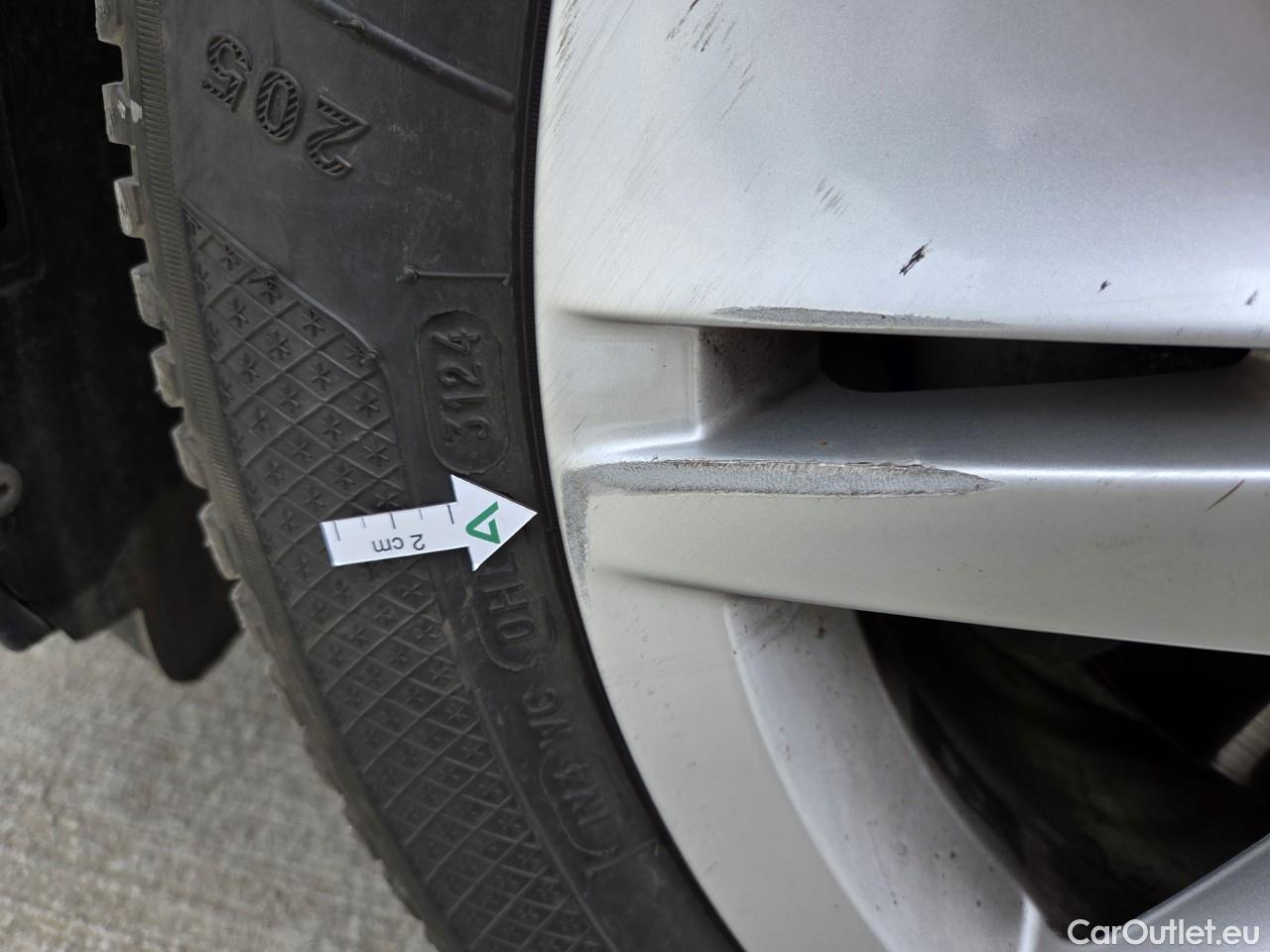  Volkswagen  Golf  Life 1.0 TSI #6