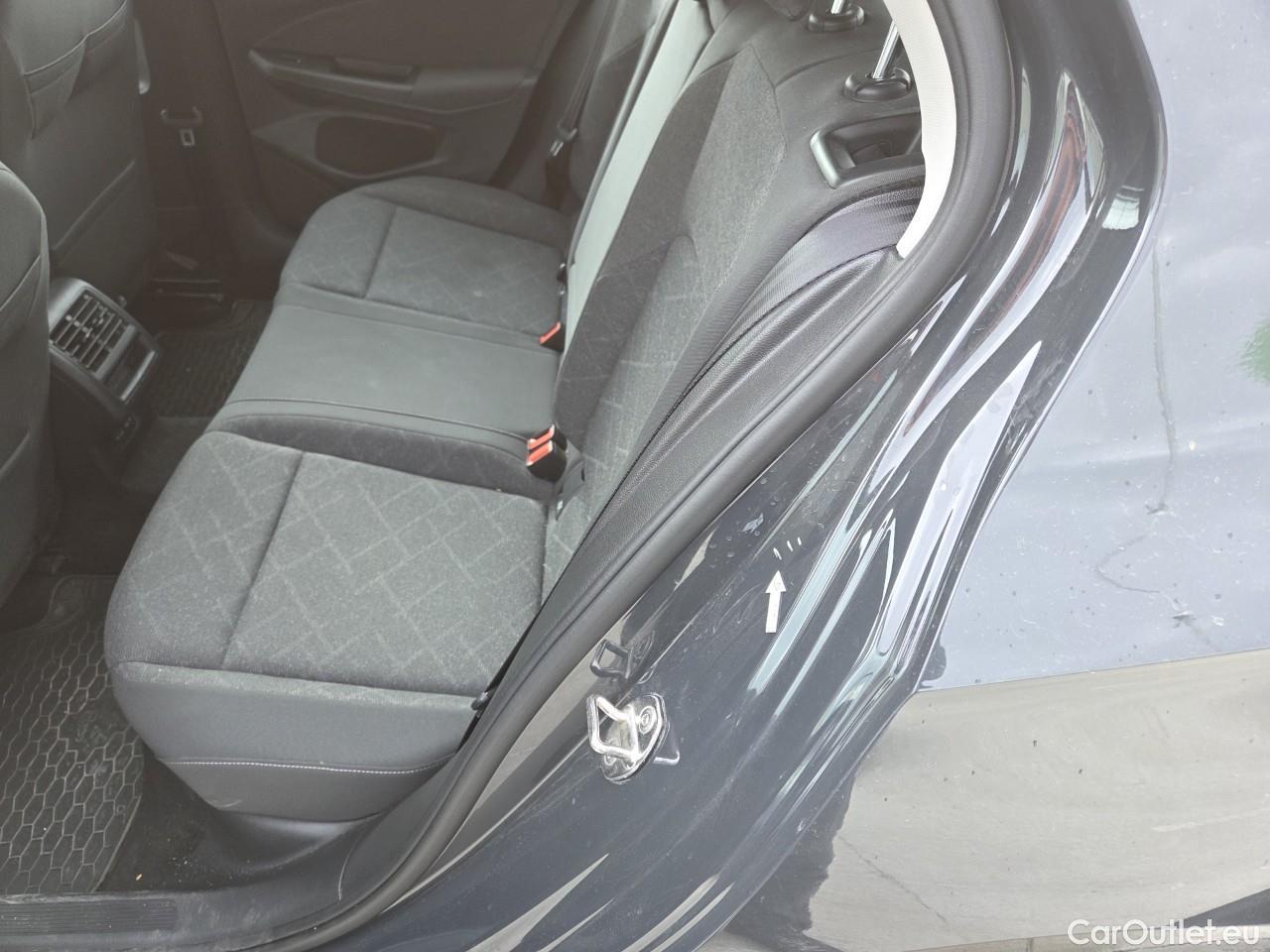  Volkswagen  Golf  Life 1.0 TSI #49