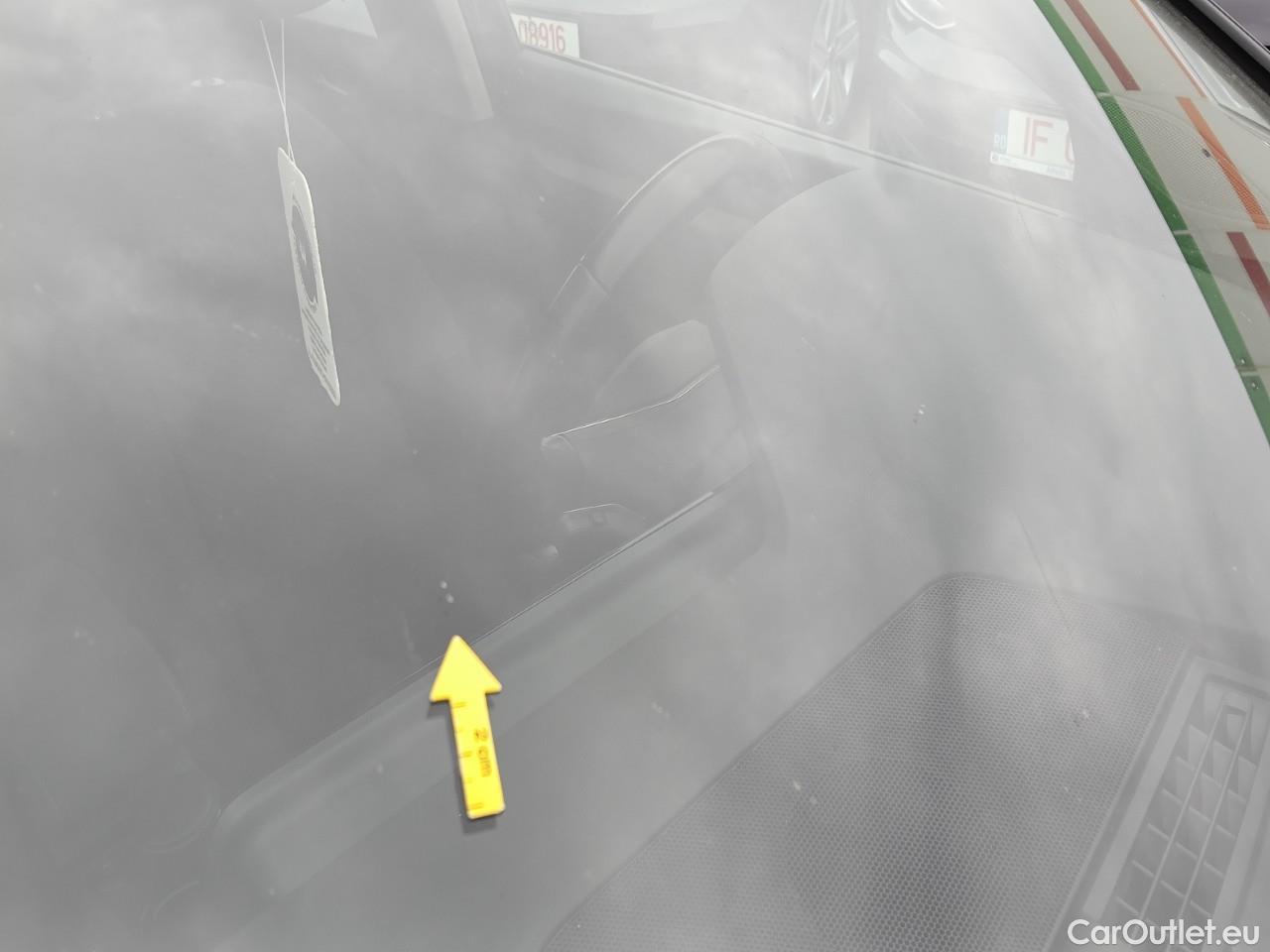  Volkswagen  Golf  Life 1.0 TSI #12