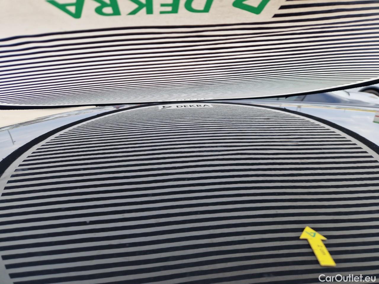  Volkswagen  Golf  Life 1.0 TSI #26