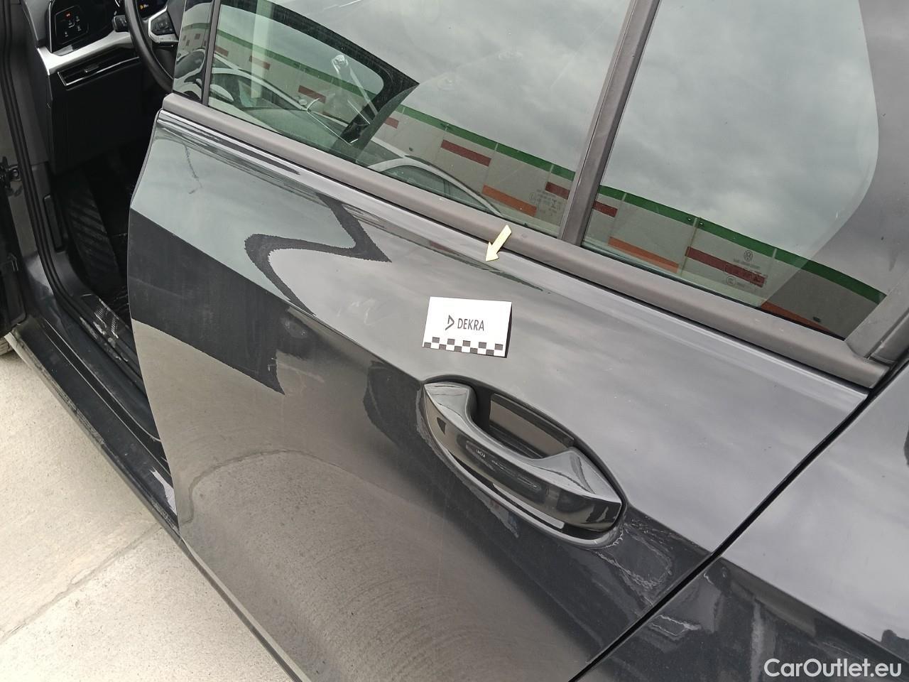  Volkswagen  Golf  Life 1.0 TSI #42