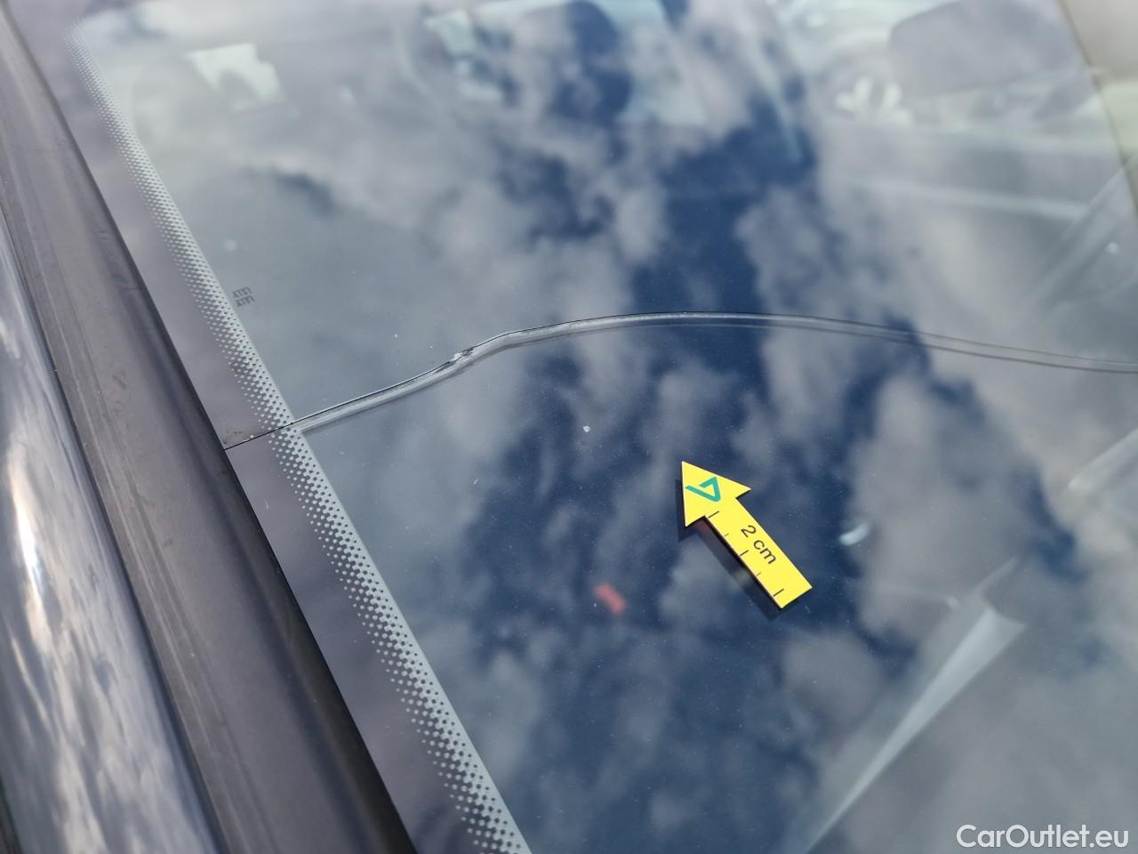  Volkswagen  Golf  Life 1.0 TSI #8