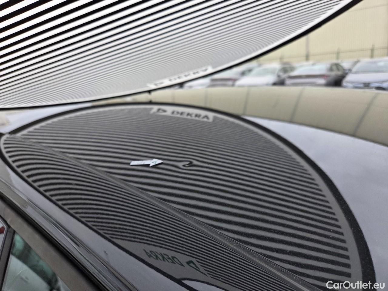  Volkswagen  Golf  Life 1.0 TSI #19