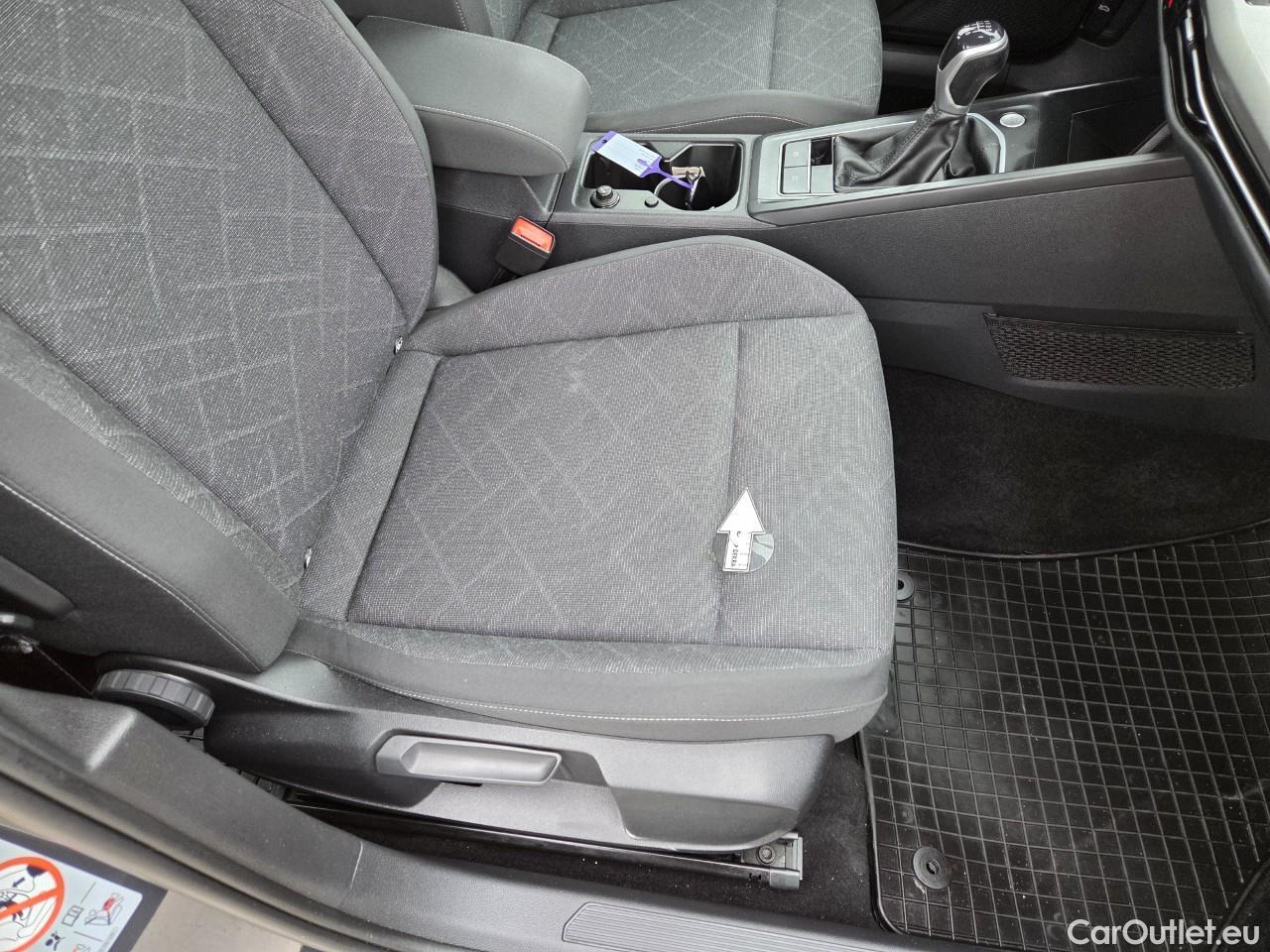  Volkswagen  Golf  Life 1.0 TSI #22