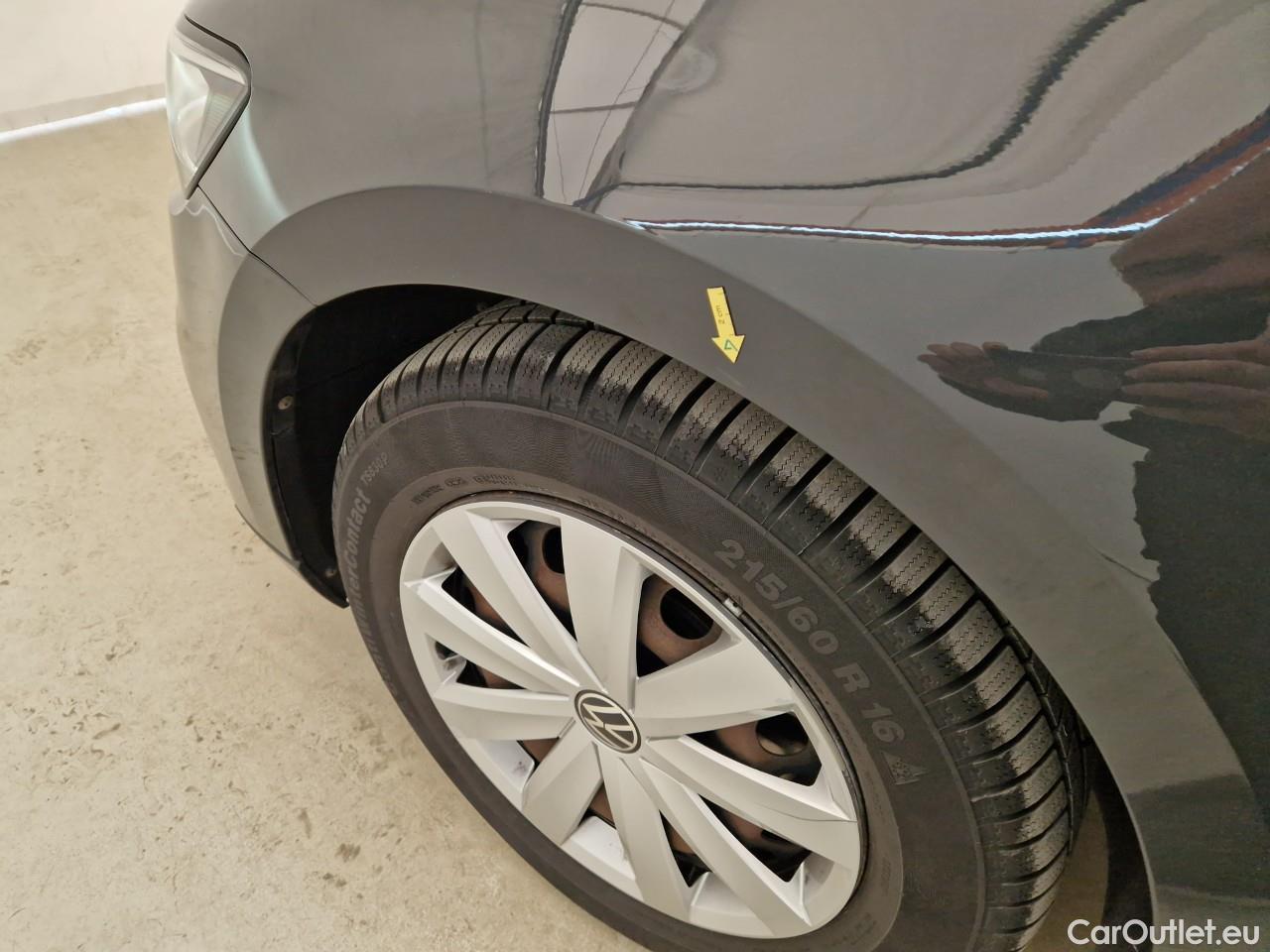  Volkswagen  Passat Advance 1.5 TSI ACT 150 CP #6