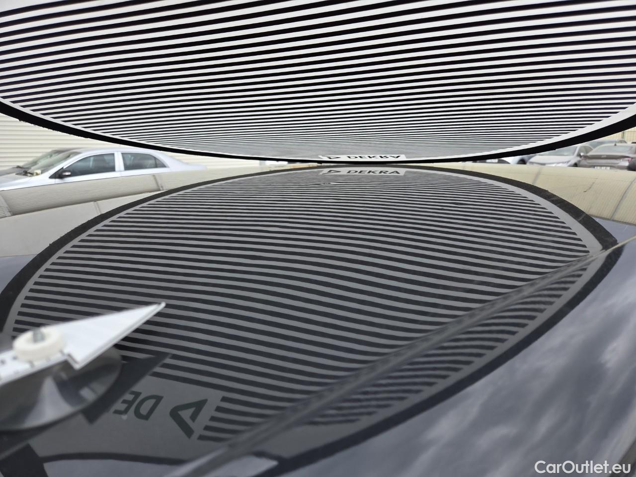  Volkswagen  Golf  Life 1.0 TSI #33