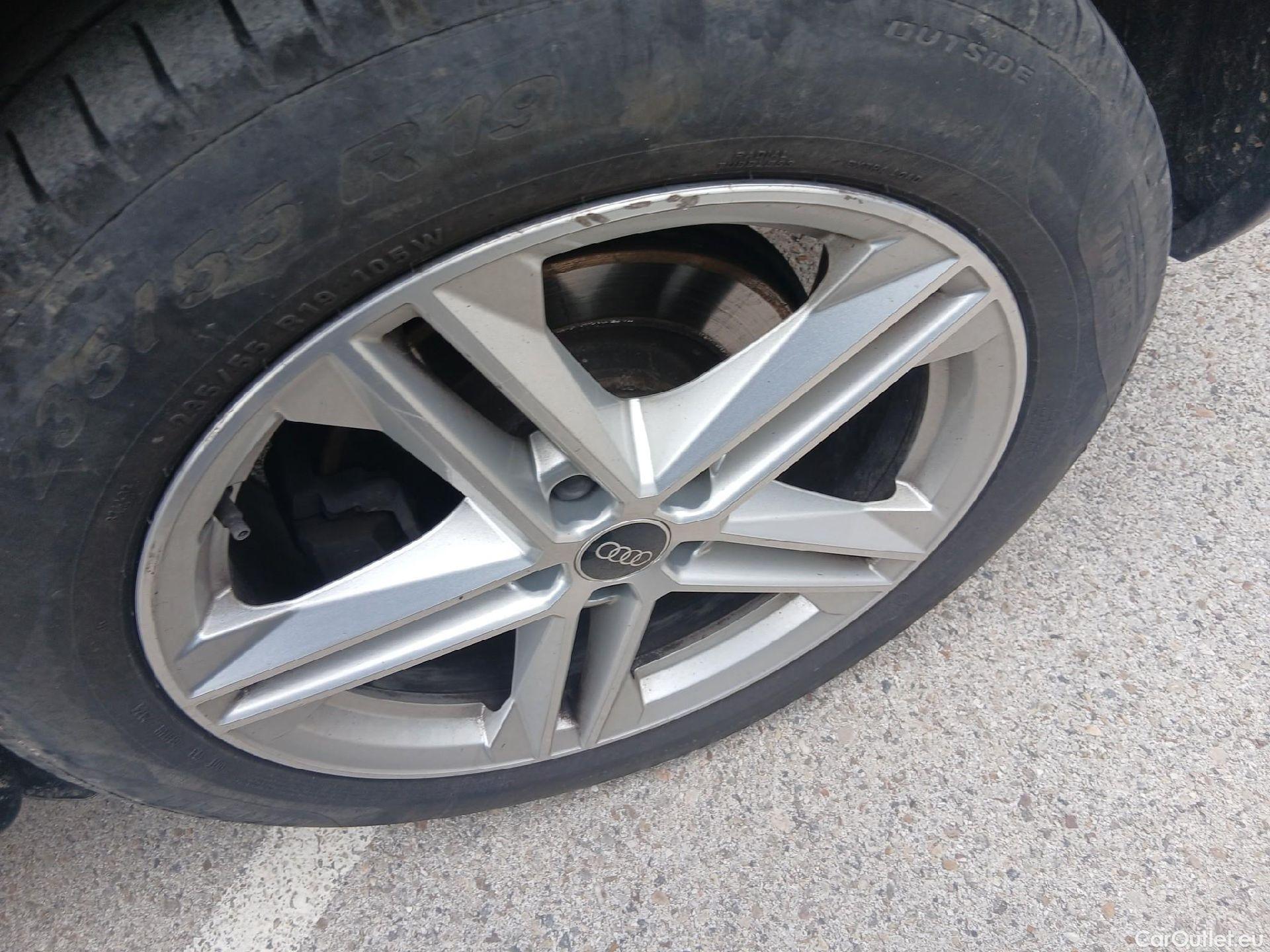  Audi  Q5 AUDI  / 2020 / 5P / todoterreno S line 40 TDI 150kW quattro-ultra #28