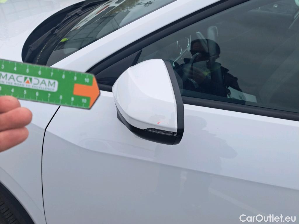  Audi  Q2 AUDI  / 2016 / 5P / todoterreno Design 30 TFSI 85kW (116CV) #13