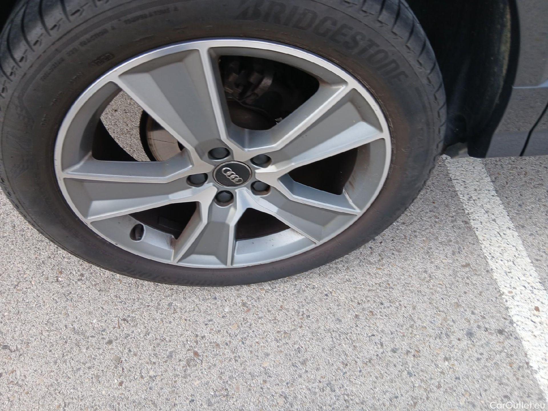  Audi  Q2 AUDI  / 2016 / 5P / todoterreno Design 35 TFSI 110kW (150CV) S tronic #8