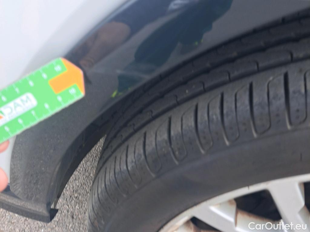  Audi  Q2 AUDI  / 2016 / 5P / todoterreno Design 30 TFSI 85kW (116CV) #10