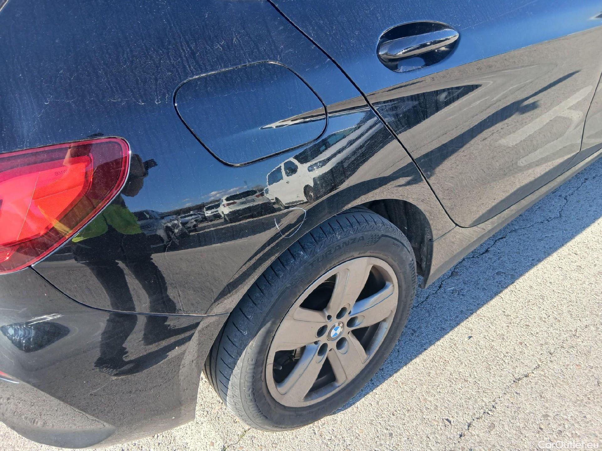  Bmw  Serie 1 BMW  / 2019 / 5P / berlina con portón 118i #11