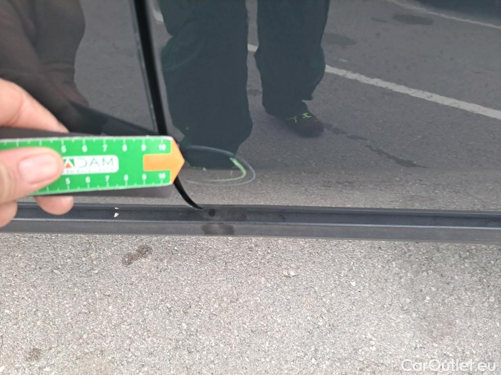  KIA  Sportage KIA  1.6MHEV Drive 100kW(136CV) 4x2(Crist Tintados)(CX) #66