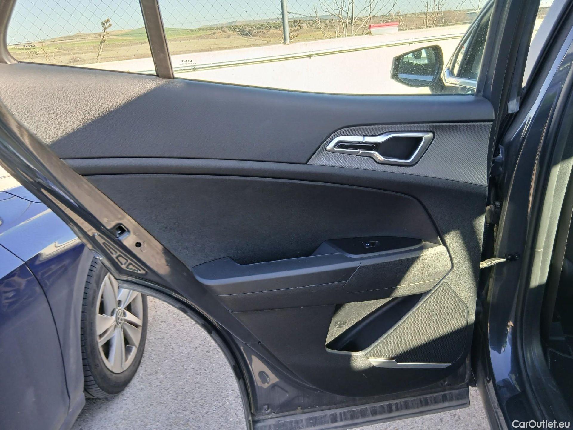  KIA  Sportage KIA  / 2022 / 5P / todoterreno 1.6 T-GDi 110kW (150CV) Concept 4x2 #37