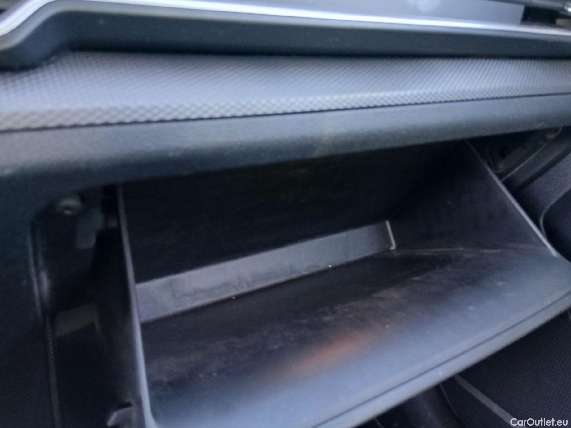  KIA  Sportage KIA  / 2022 / 5P / todoterreno 1.6 T-GDi 110kW (150CV) Concept 4x2 #2