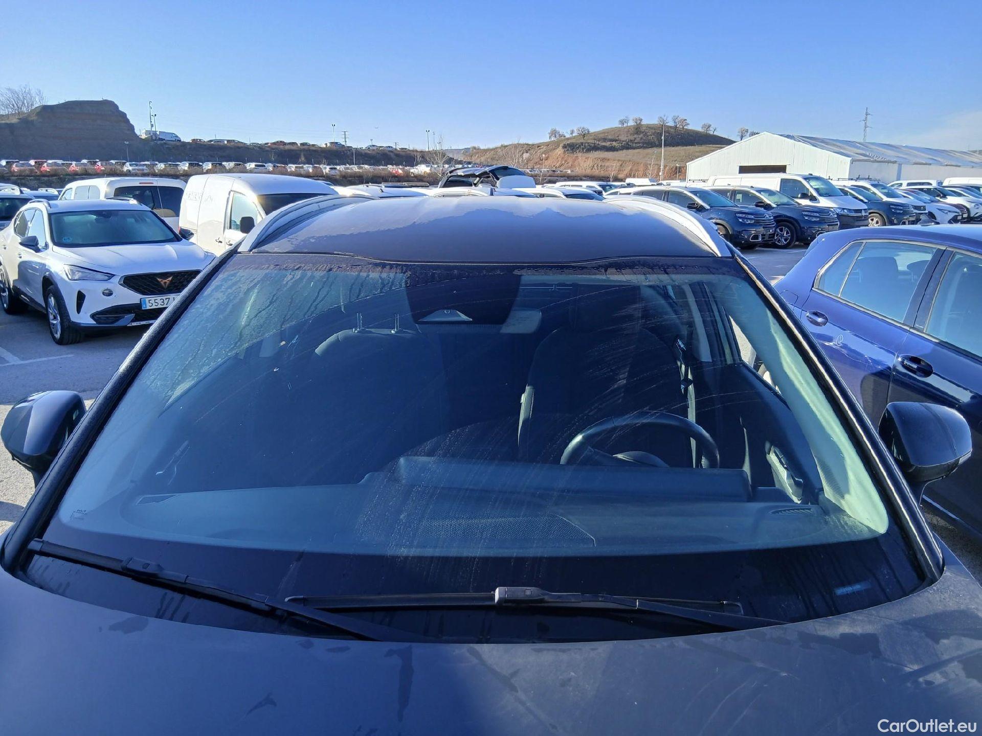  KIA  Sportage KIA  / 2022 / 5P / todoterreno 1.6 T-GDi 110kW (150CV) Concept 4x2 #63