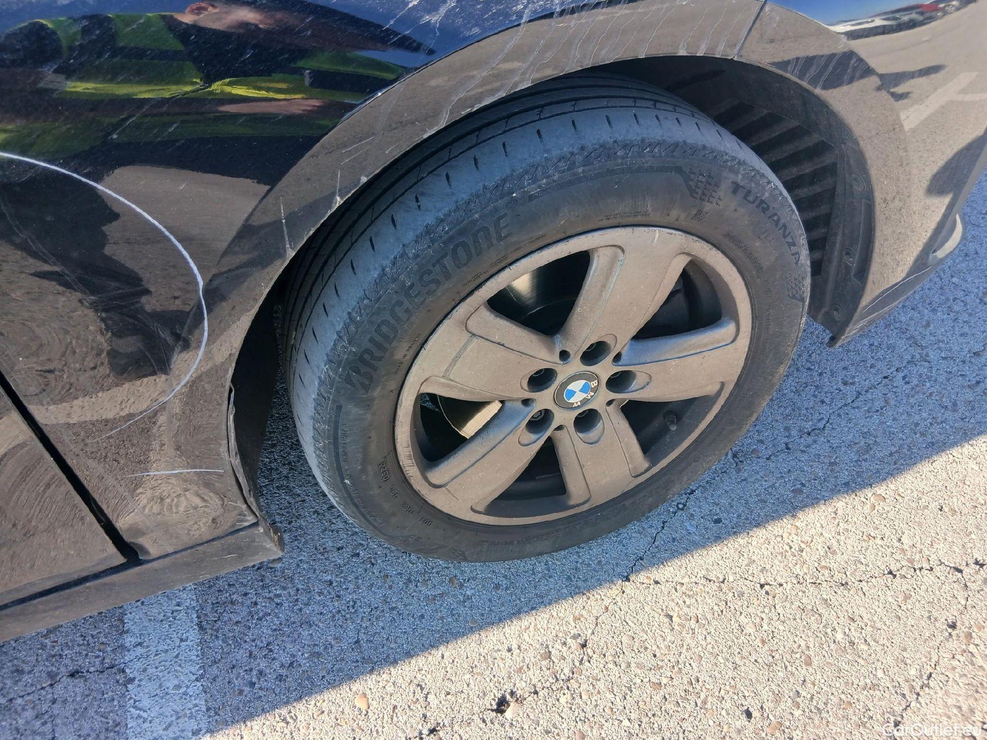  Bmw  Serie 1 BMW  / 2019 / 5P / berlina con portón 118i #17