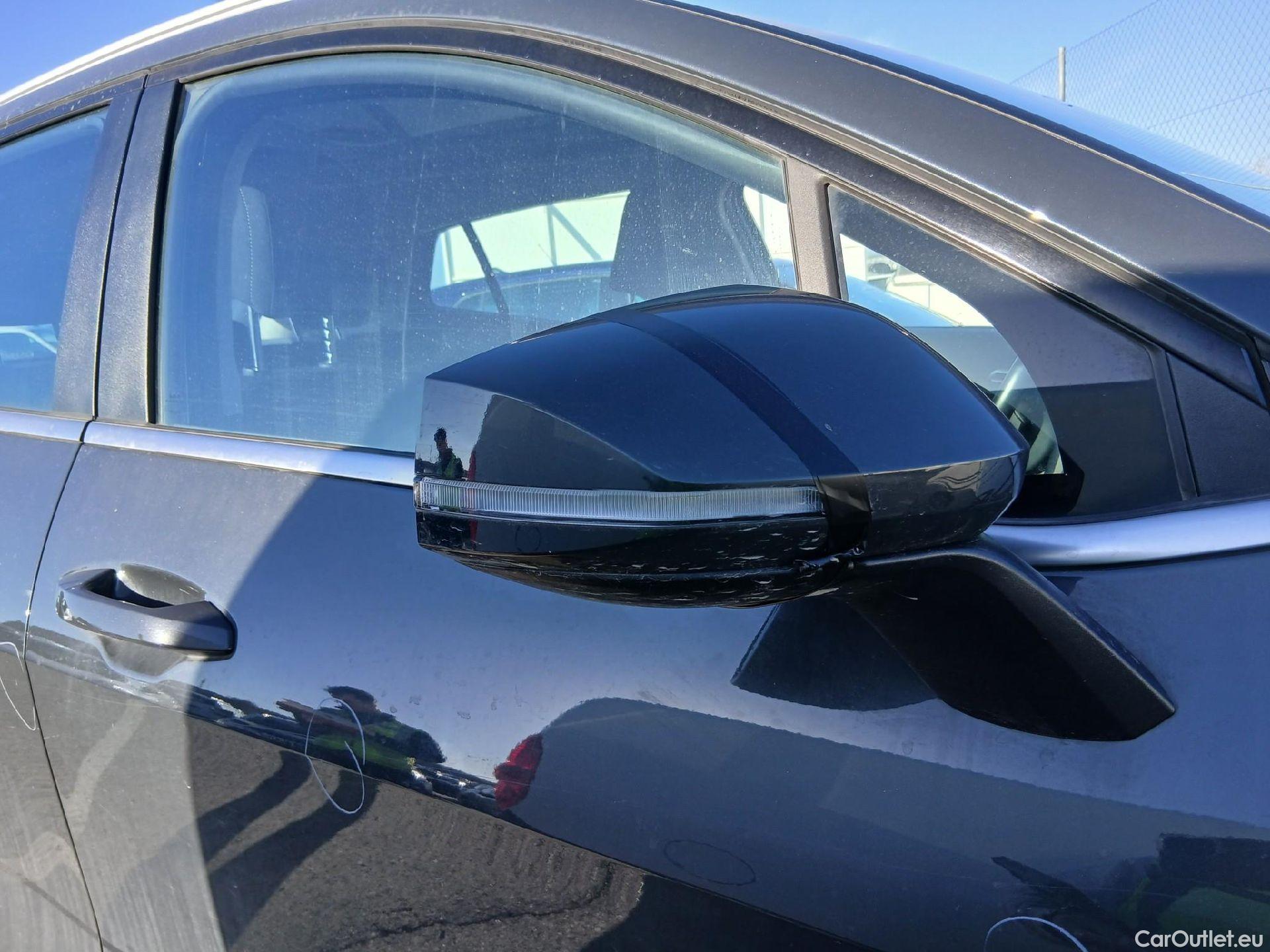  KIA  Sportage KIA  / 2022 / 5P / todoterreno 1.6 T-GDi 110kW (150CV) Concept 4x2 #58