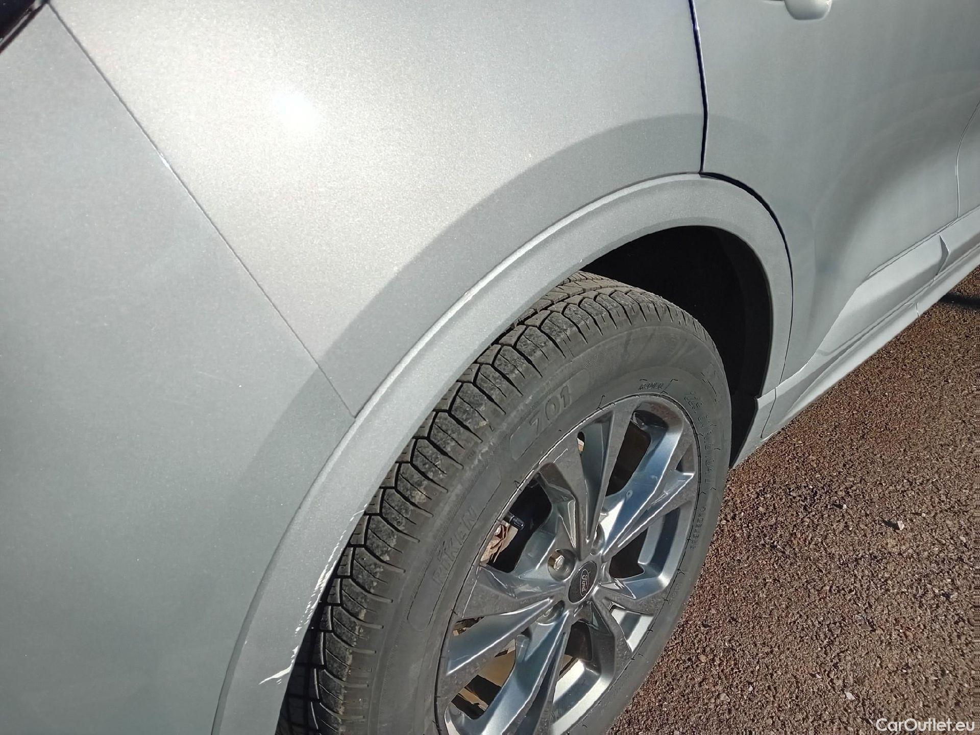  Ford  Kuga FORD  / 2019 / 5P / todoterreno ST-Line X 2.5 Duratec FHEV Auto #34