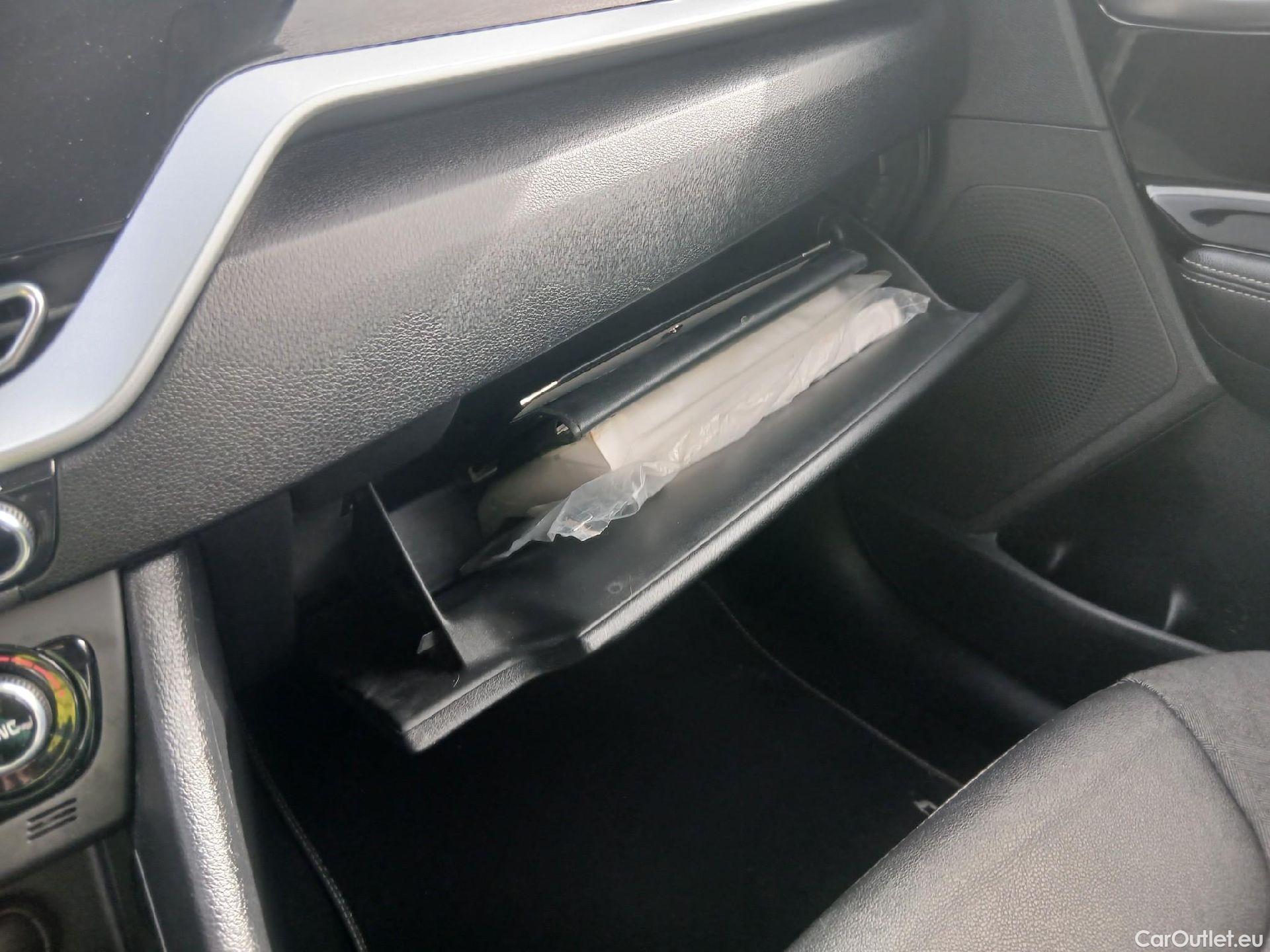  KIA  Niro KIA  / 2019 / 5P / crossover 1.6 GDi HEV 104kW (141CV) Drive #2