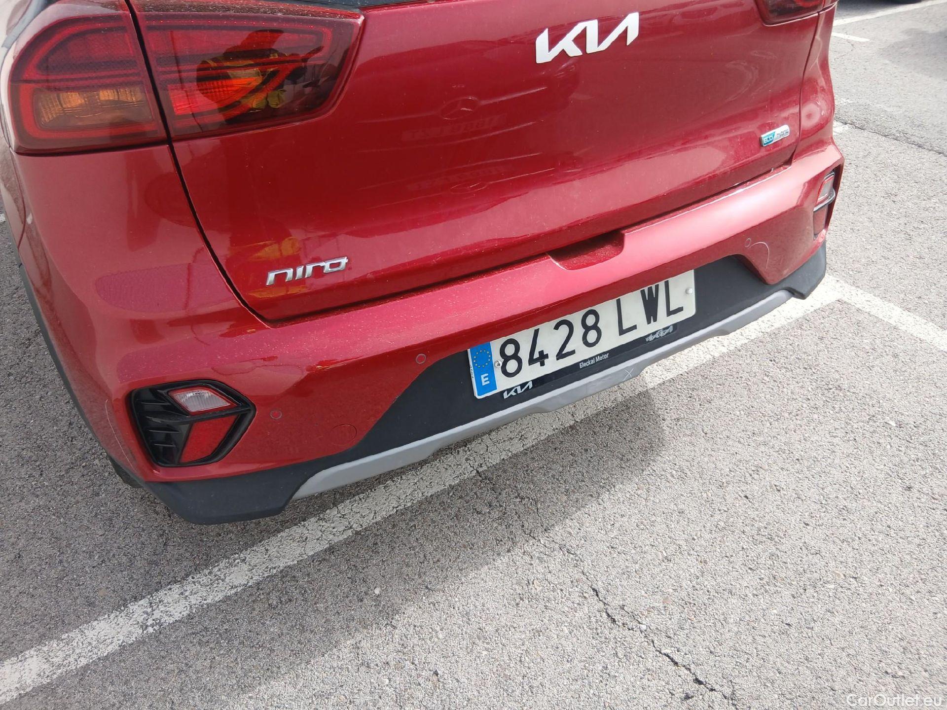  KIA  Niro KIA  / 2019 / 5P / crossover 1.6 GDi HEV 104kW (141CV) Drive #9