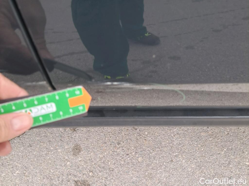  KIA  Sportage KIA  1.6MHEV Drive 100kW(136CV) 4x2(Crist Tintados)(CX) #28