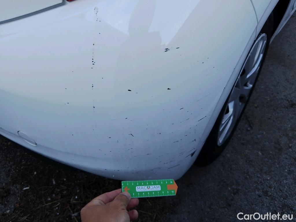  Peugeot  208 PEUGEOT  5p 1G berlina con portón 5P ACTIVE 1.6 BlueHDi 75 #17