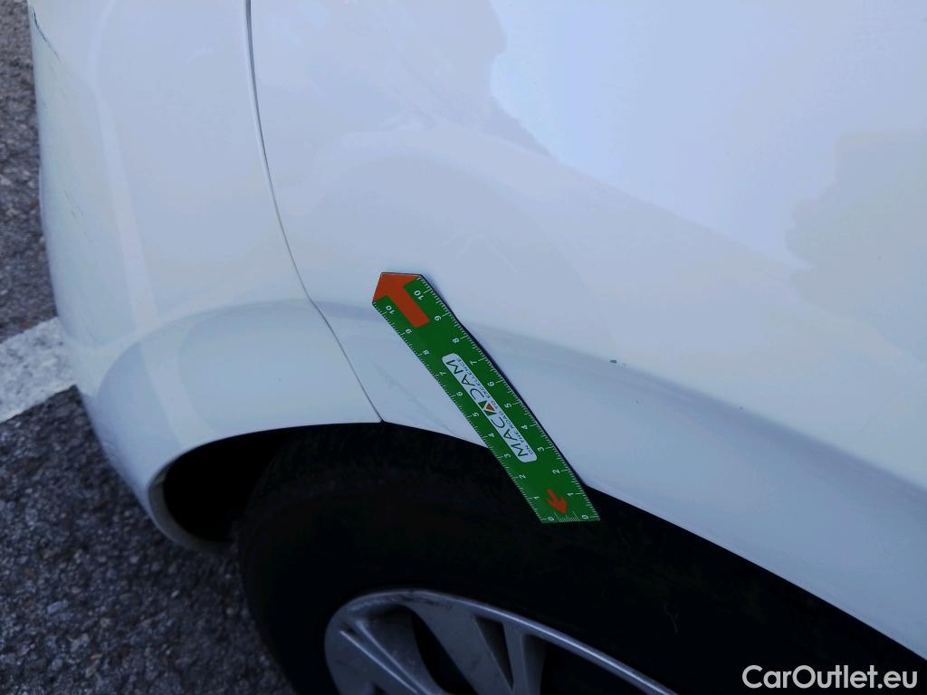  Peugeot  208 PEUGEOT  5p 1G berlina con portón 5P ACTIVE 1.6 BlueHDi 75 #15