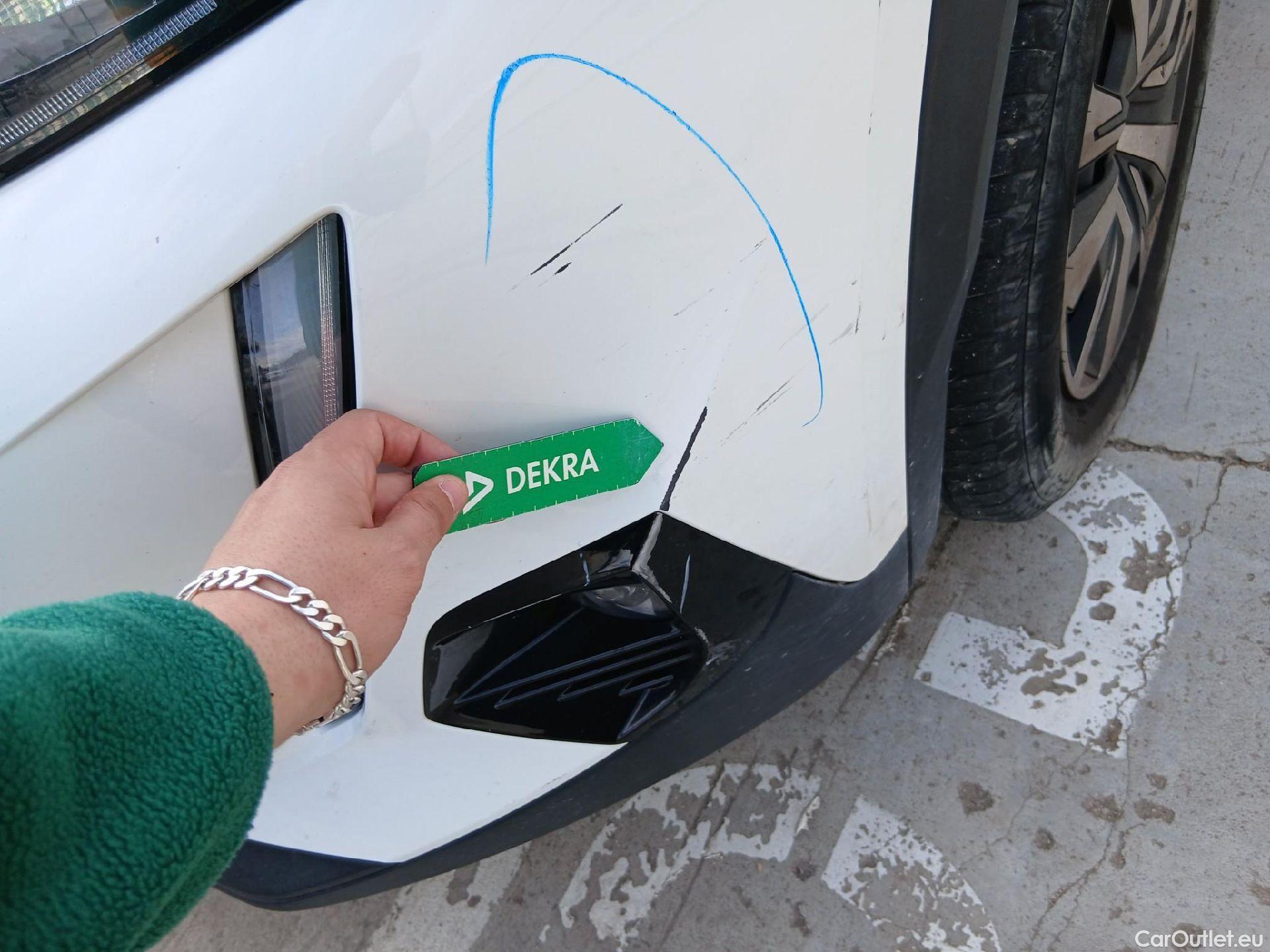  Peugeot  2008 PEUGEOT  / 2019 / 5P / todoterreno Active BlueHDI 81kW (110CV) #3