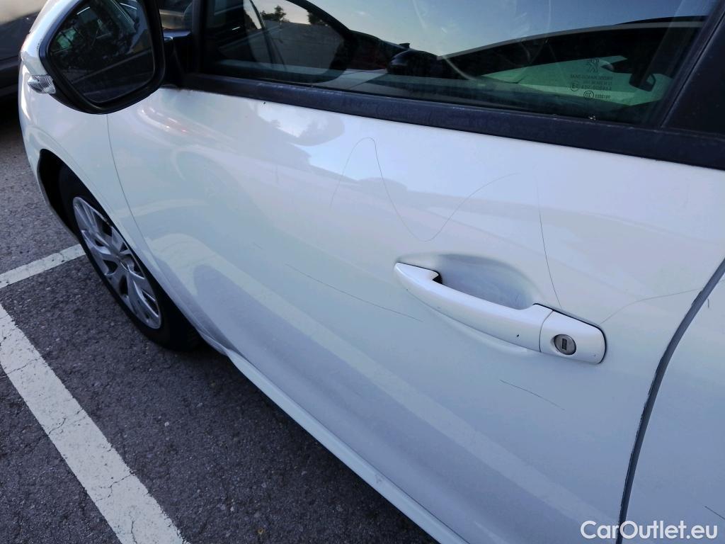  Peugeot  208 PEUGEOT  5p 1G berlina con portón 5P ACTIVE 1.6 BlueHDi 75 #42