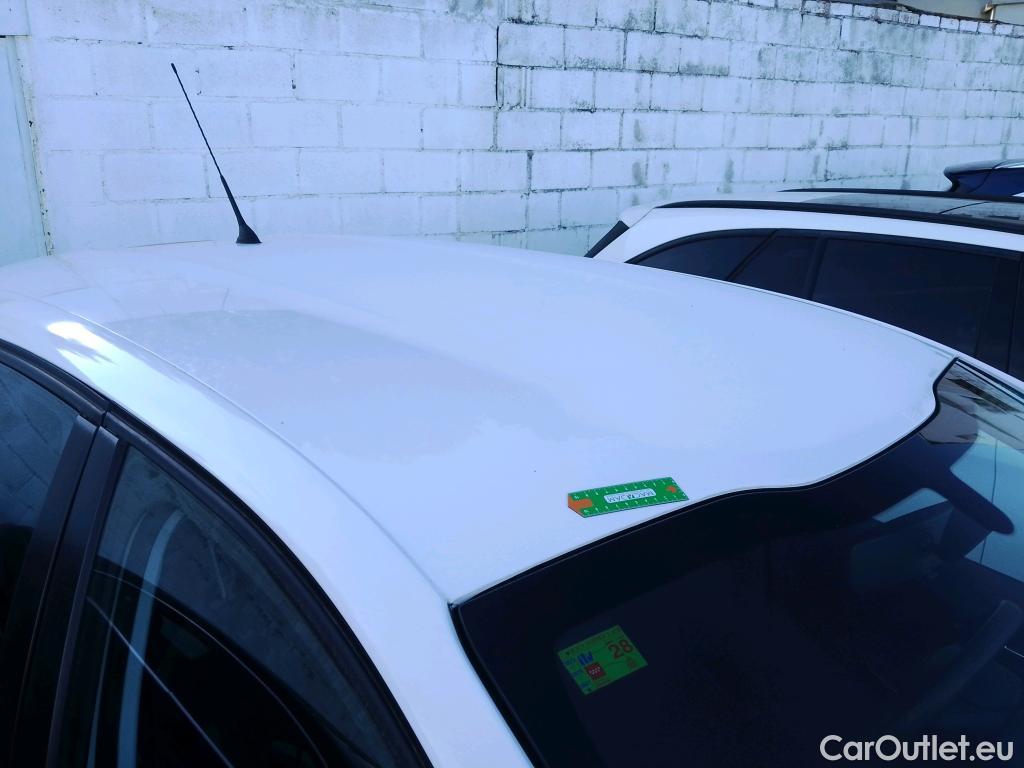  Peugeot  208 PEUGEOT  5p 1G berlina con portón 5P ACTIVE 1.6 BlueHDi 75 #1