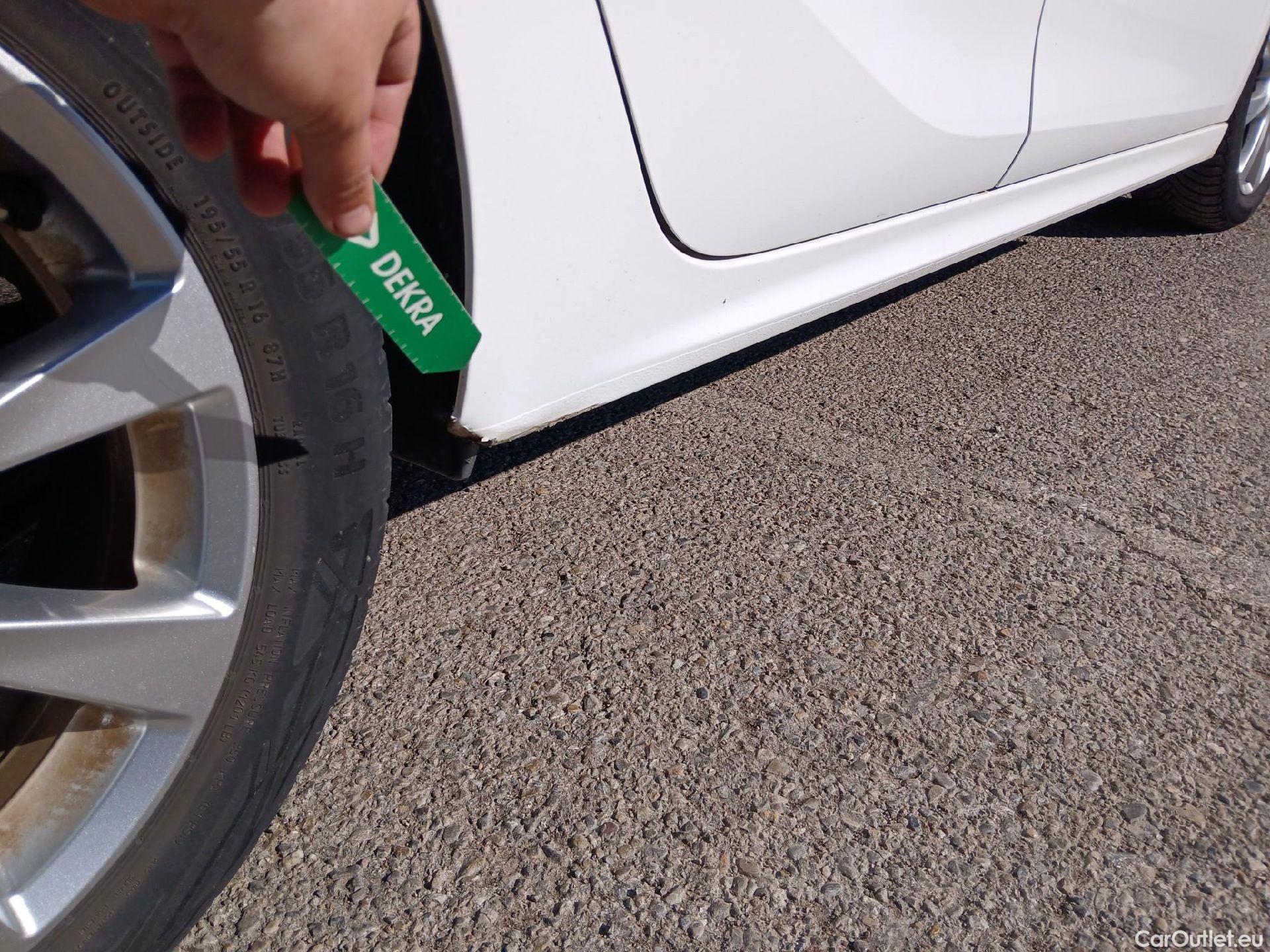  Opel  Corsa OPEL  / 2019 / 5P / berlina con portón 1.2T XHL 74kW (100CV) Edition (AC) #32