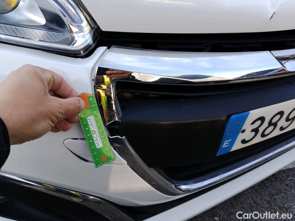  Peugeot  208 PEUGEOT  5p 1G berlina con portón 5P ACTIVE 1.6 BlueHDi 75 #4