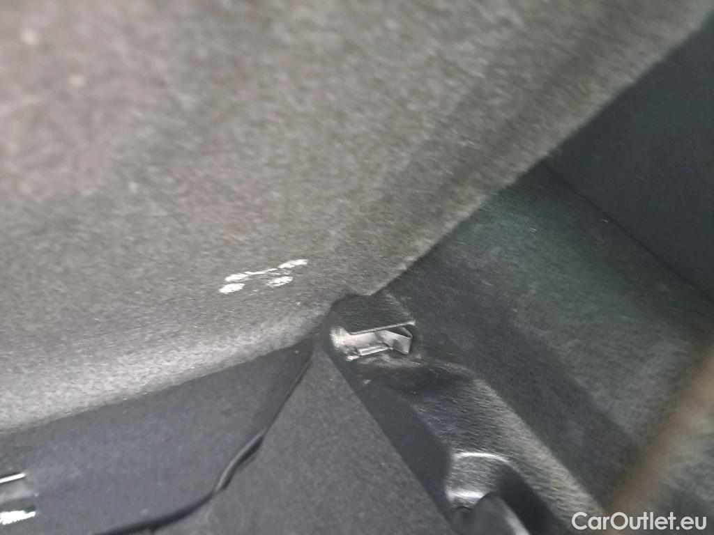  Mercedes  A-Klasse MERCEDES-BENZ Clase A / 2018 / 5P / berlina con portón A 180 d (AC) #2