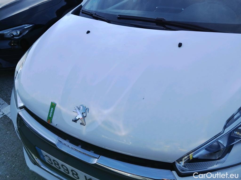  Peugeot  208 PEUGEOT  5p 1G berlina con portón 5P ACTIVE 1.6 BlueHDi 75 #5