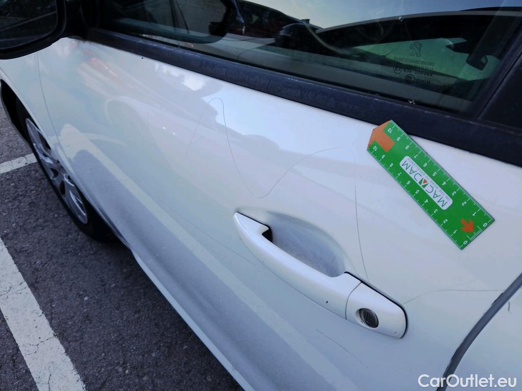  Peugeot  208 PEUGEOT  5p 1G berlina con portón 5P ACTIVE 1.6 BlueHDi 75 #12