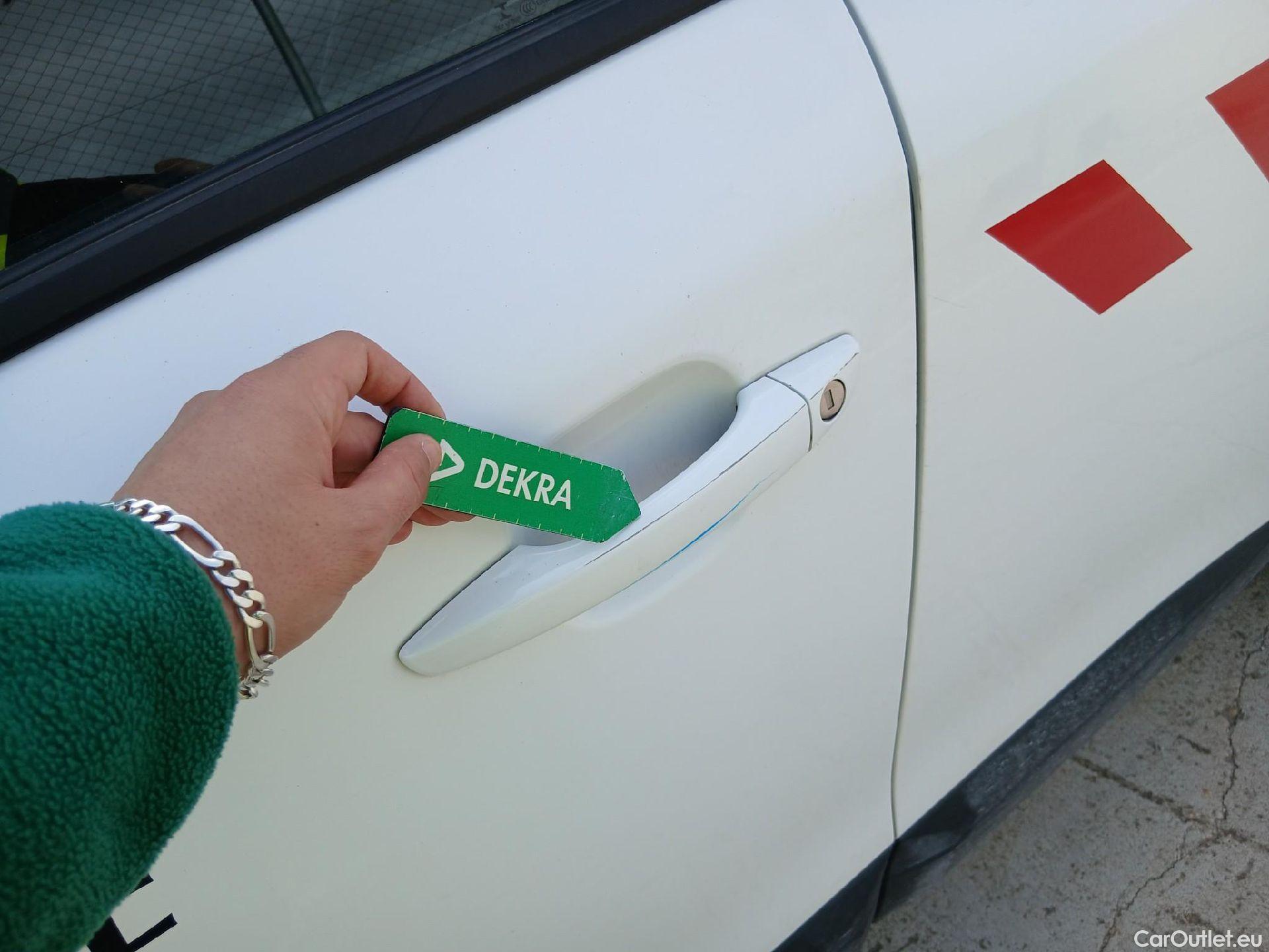  Peugeot  2008 PEUGEOT  / 2019 / 5P / todoterreno Active BlueHDI 81kW (110CV) #11