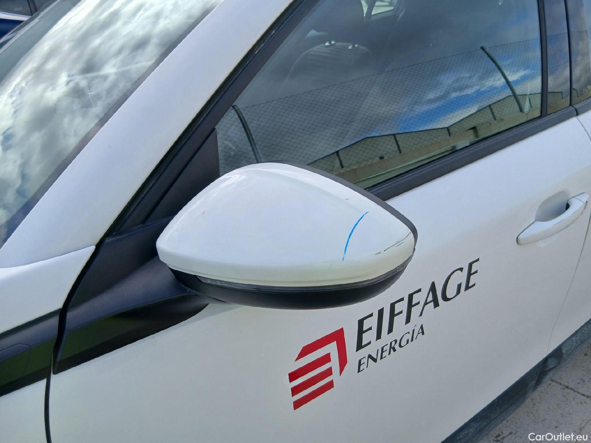  Peugeot  2008 PEUGEOT  / 2019 / 5P / todoterreno Active BlueHDI 81kW (110CV) #10