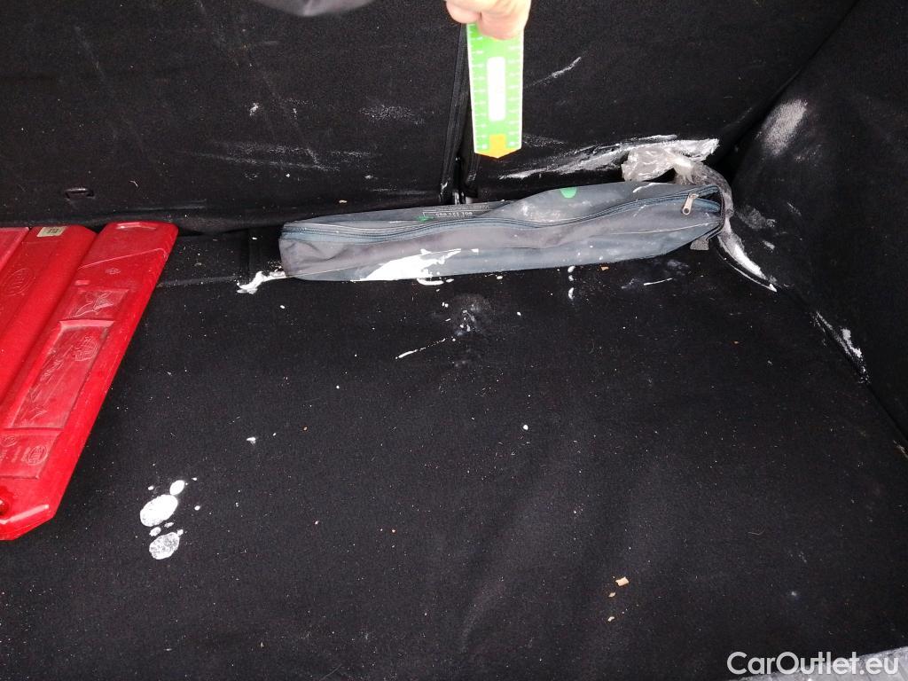  Peugeot  208 PEUGEOT  5p 1G berlina con portón 5P ACTIVE 1.6 BlueHDi 75 #21