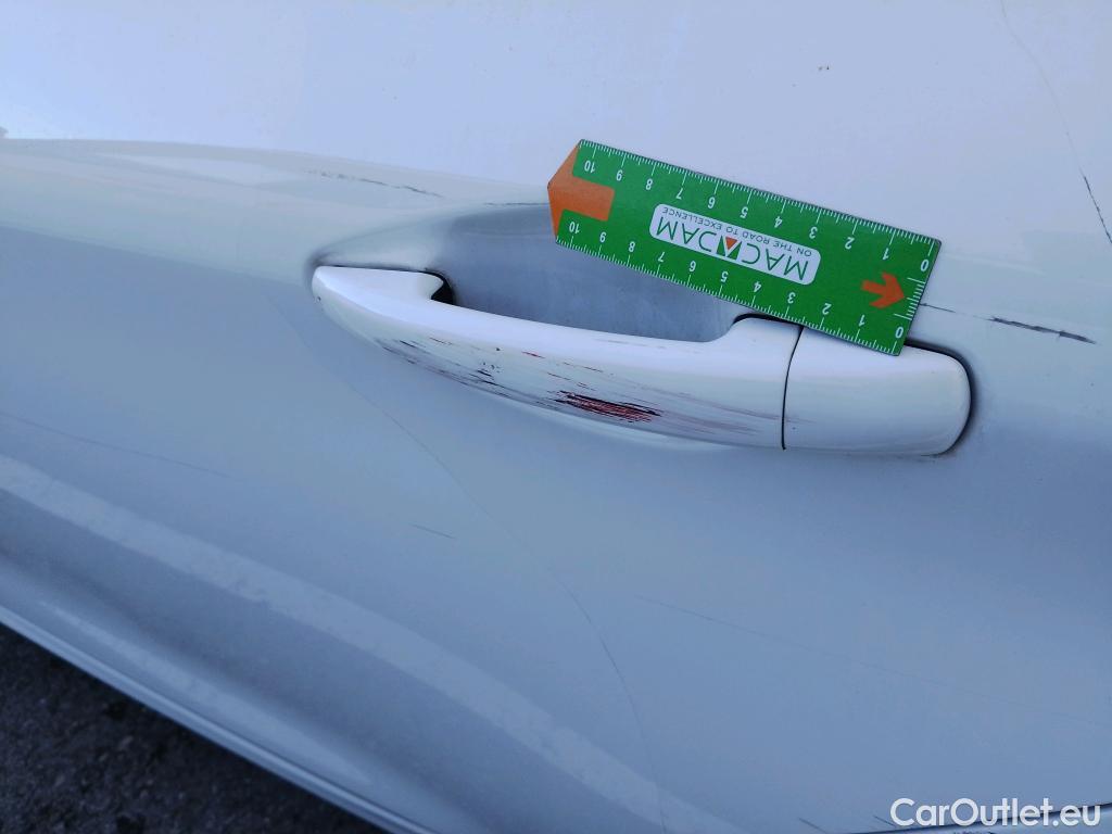  Peugeot  208 PEUGEOT  5p 1G berlina con portón 5P ACTIVE 1.6 BlueHDi 75 #45